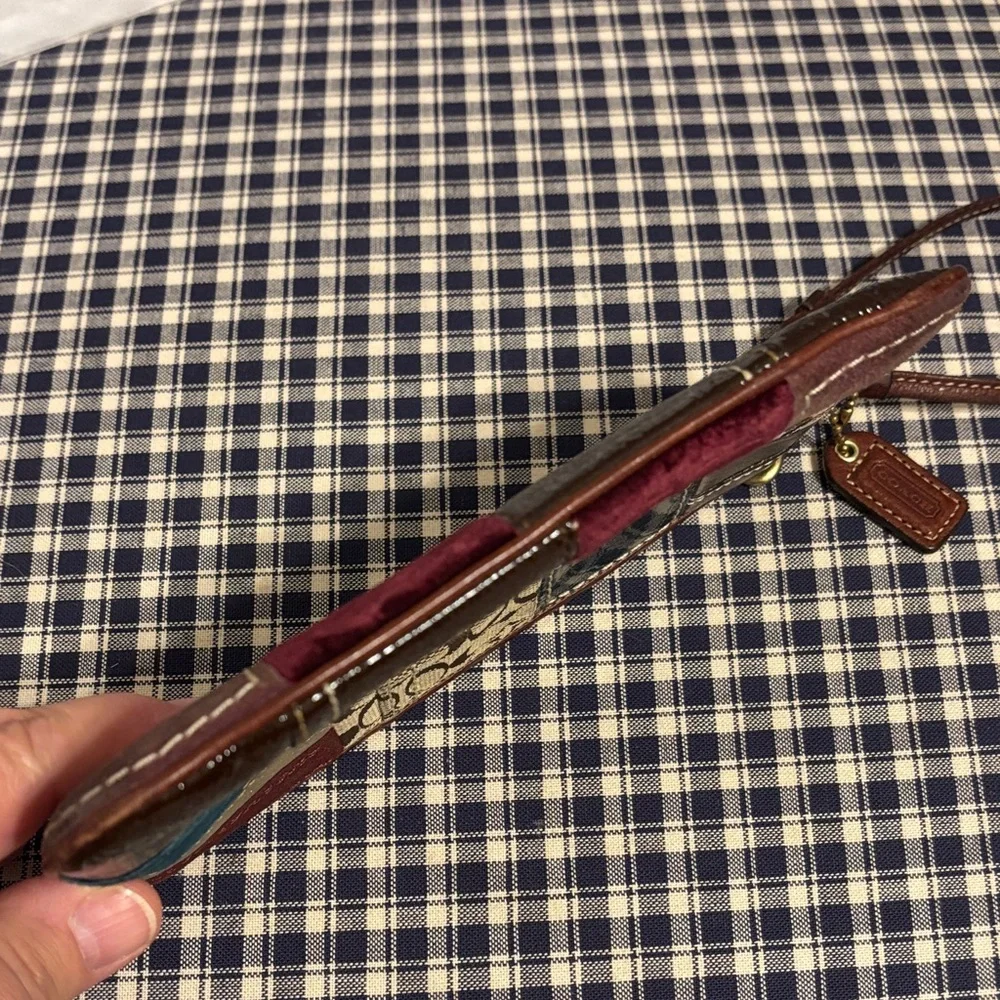 Coach Holiday  Patchwork Wristlet - limited edition - Picture 4 of 8